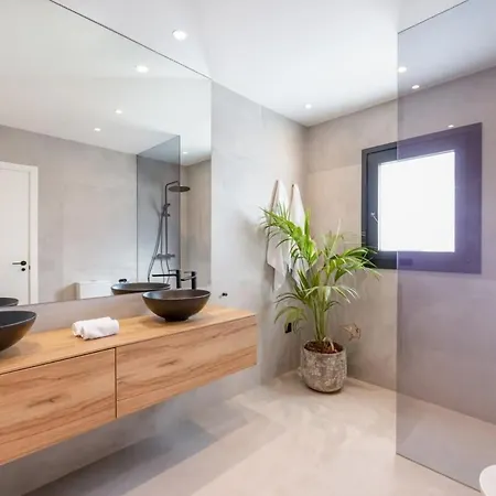 Vega Luxury Living Premium Features Gym Jacuzzi 마르베야
